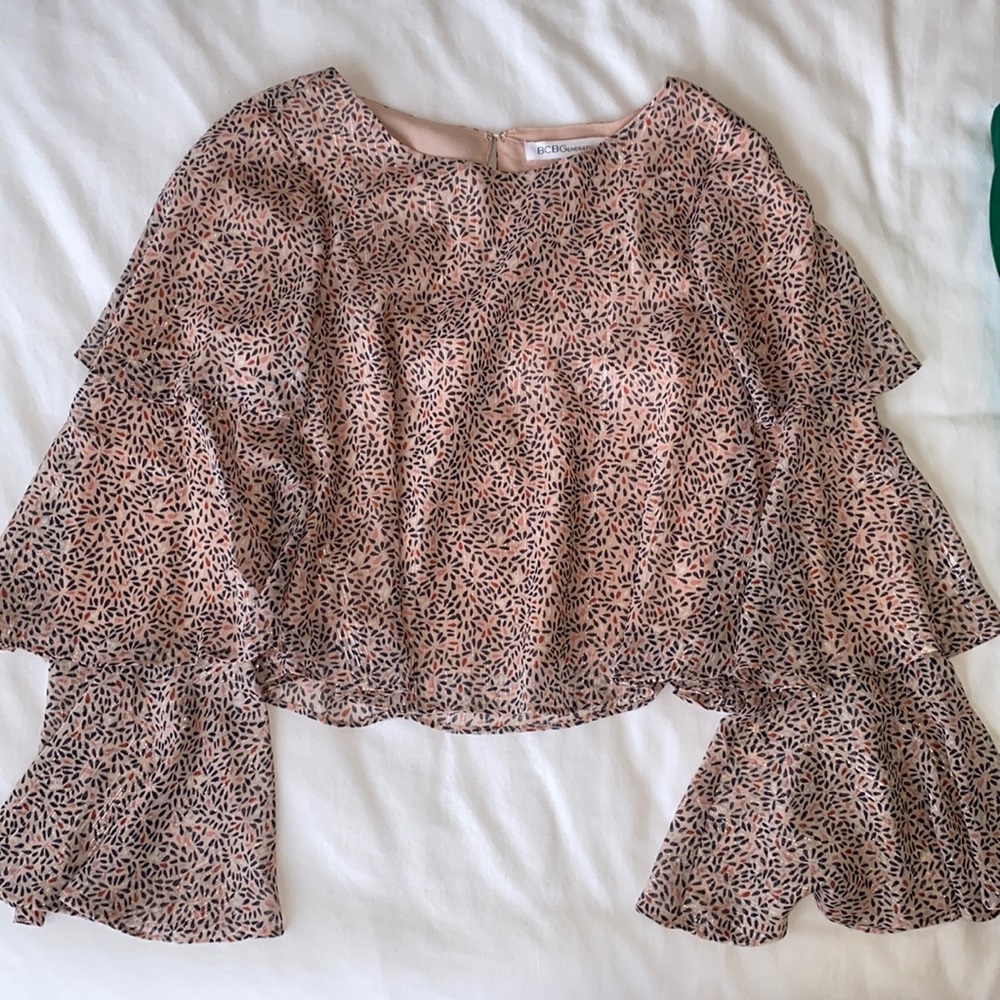 BCBGeneration | NWT Ruffle Sleeve Blouse - Women’s | Size: XXS